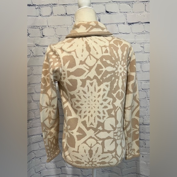 Isaac Mizrahi Live Floral Jacquard Sweater Blazer-Tan & Cream- 2 Button size XS - Picture 4 of 6
